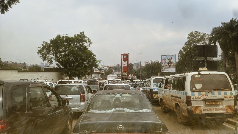 Anders Spenden für Kampalas Autoproblem